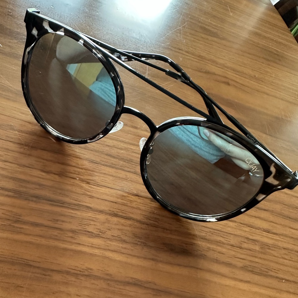 Quay sunglasses Kandy Gram